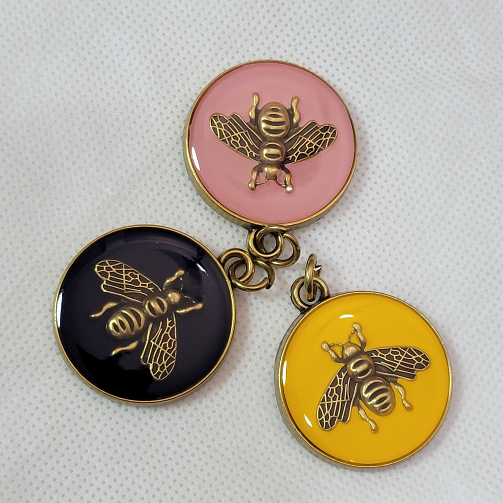 Auth🔥Gucci Gold Round Pendant - Picture 2 of 6